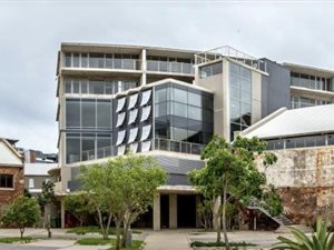 816 m² Commercial space in Point Waterfront