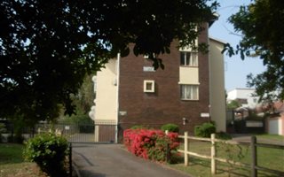 1 Bedroom Flat in Pelham