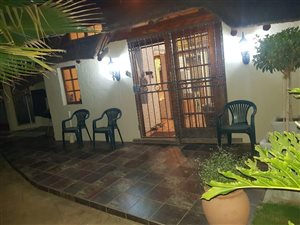 1 Bed Garden Cottage in The Reeds