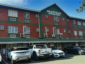 107 m² Commercial space in Somerset Park