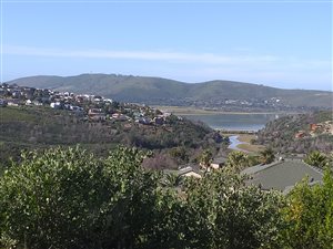 892 m² Land available in Eastford Glen