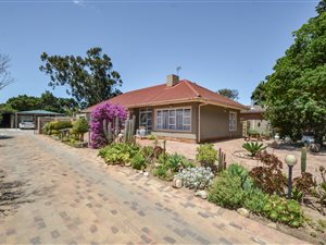 4 Bed House in Belmont Park