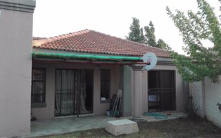 2 Bedroom Simplex in Baillie Park