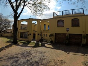 4 Bed House in Horison Park