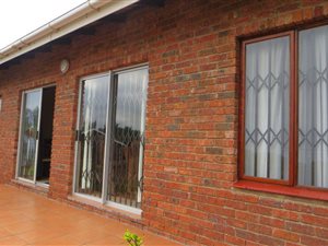 2 Bed Apartment in Pumula