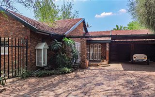 3 Bedroom House in Norkem Park