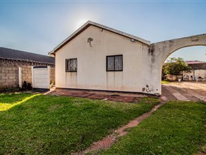3 Bed House in Villa Liza