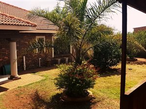 2 ha Farm in Magaliesmoot AH
