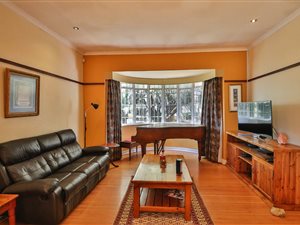3 Bed House in Kensington