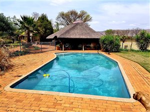 2.2 ha Farm in Magaliesmoot AH