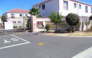 3 Bedroom Apartment in Parklands