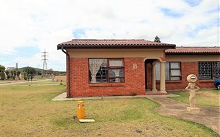 3 Bedroom House in Campher Park