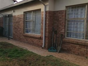 3 Bed Townhouse in Kyalami Hills