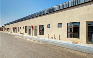 2400 m² Commercial space in Muldersdrift