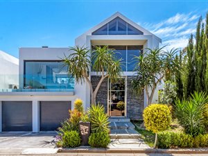 5 Bed House in Schonenberg Estate