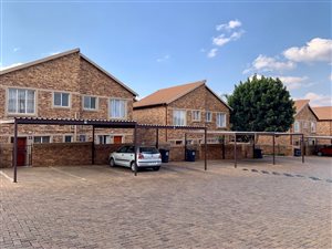 2 Bed Townhouse in Heuwelsig Estate