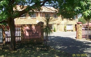 3 Bedroom Duplex in Verwoerdpark