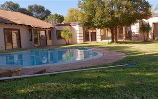 4 Bedroom House in Waterkloof Ridge