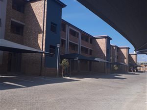 2 Bedroom Apartment in Rooihuiskraal North