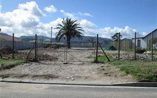 8565 m² Land available in Sunnydale
