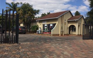 350 m² Commercial space in Annlin