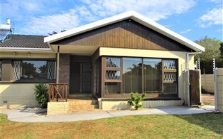 4 Bedroom House in Sunridge Park