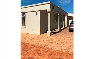 200 m² Office Space in Tableview