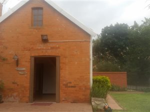 2 Bedroom Simplex in Pelham