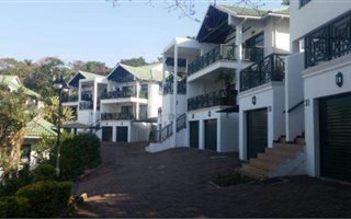 3 Bedroom Simplex in Westbrook