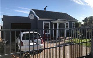 2 Bedroom House in Protea Village