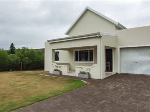 3 Bedroom House in Stilbaai