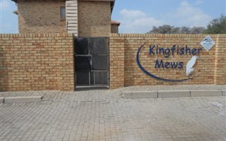 2 Bedroom Townhouse in Vanderbijlpark Central