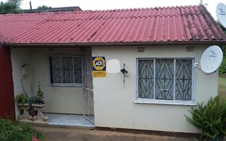 2 Bedroom House in Trenance Manor