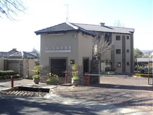 2 Bed Apartment in Paulshof