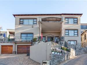 4 Bed House in Allens Nek