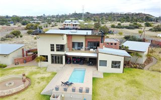 5 Bedroom House in Lilyvale