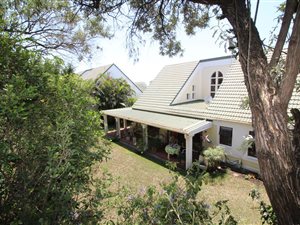4 Bedroom House in Bonza Bay