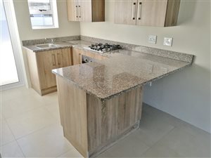 2 Bed House in Overbaakens