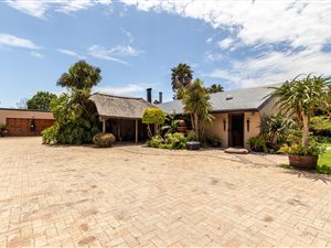 9.8 ha Farm in Little Chelsea A H