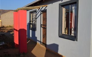 3 Bedroom House in Mahube Valley