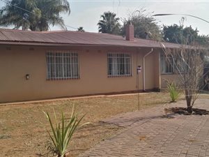 6 Bed House in Ekklesia