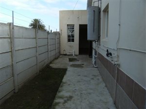 2 Bed Apartment in Rowallan Park and surrounds
