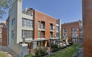 3 Bedroom Apartment in Hyde Park