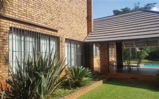 4 Bedroom House in Montana Park