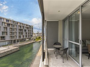 1 Bed Apartment in Foreshore