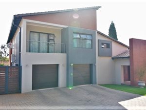 4 Bed House in Mooikloof Gardens