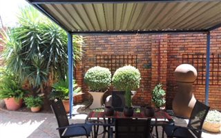2 Bedroom Apartment in Dorandia