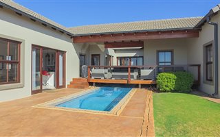 4 Bedroom House in The Coves