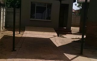 1 Bedroom Garden Cottage in Creswell Park