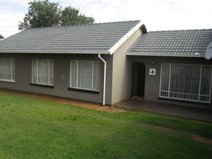 4 Bed House in Witpoortjie